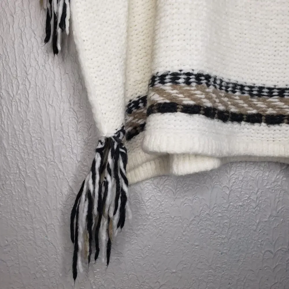 Free People Poncho Labyrinth Knit Acrylic Wool Angora Womens Sz XS S Fringe